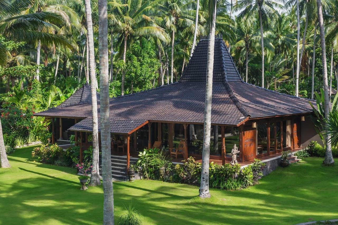 Oceanfront Citakara Sari Villas Candi Dasa  Exterior photo